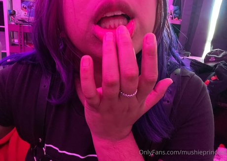 latina shemale onlyfans nude photo