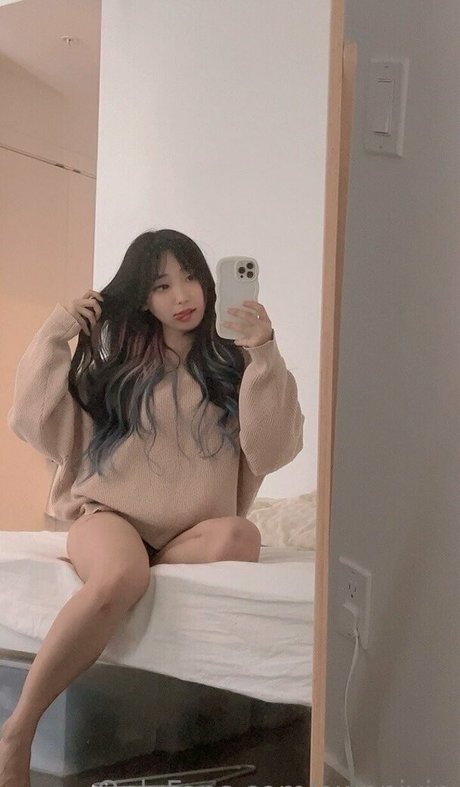 awnnivip model nude pics