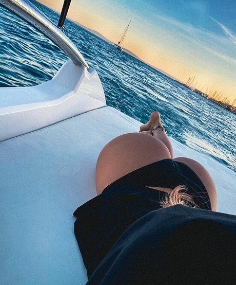 Sara Chafak top star pics