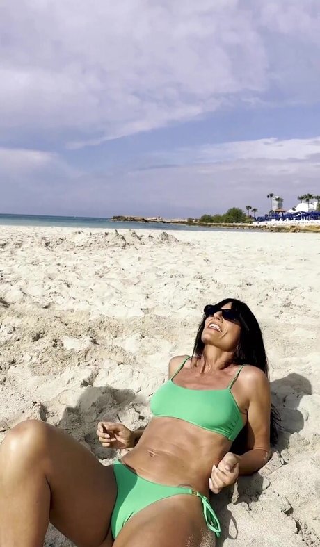 lesbian fingering onlyfans free naked img