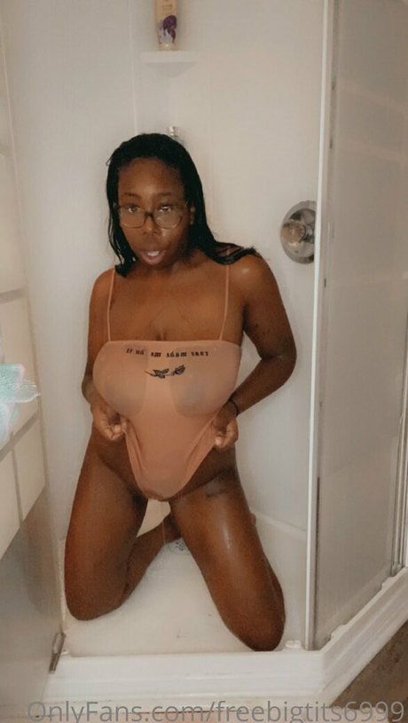 freebigtits6999 top actress image