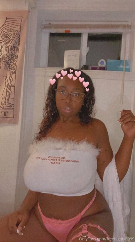 freebigtits6999 naked star pics