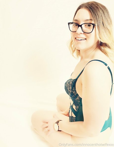 Innocenthotwifexxx pornstar img