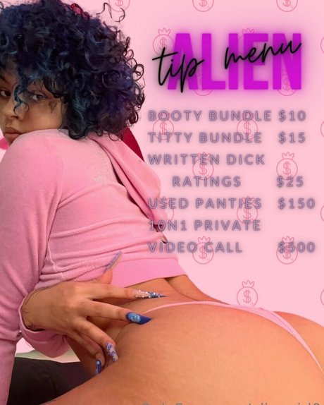 aliengirl0 naked actress photo