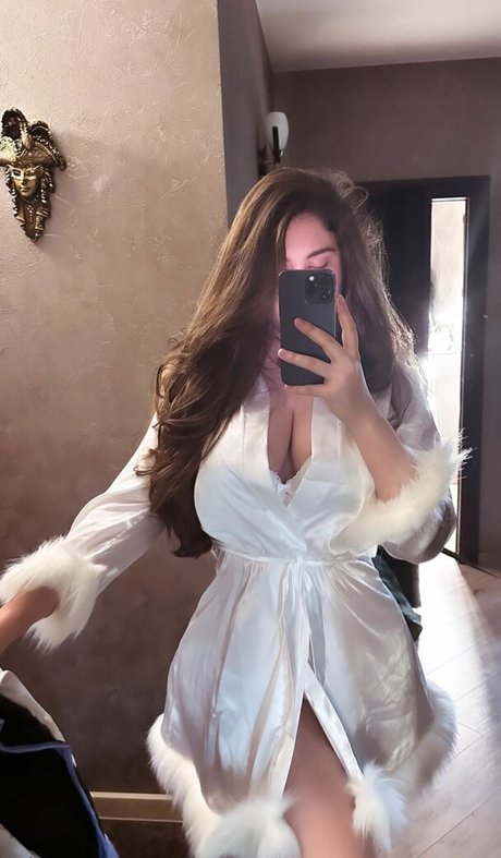 curvy kitty onlyfans naked image