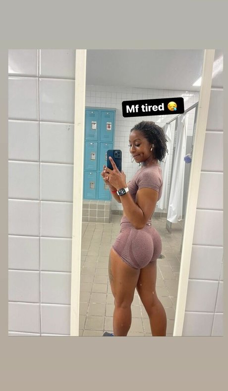 geegee flawless model adult photo