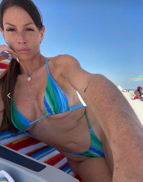 freckledmommi hot star picture