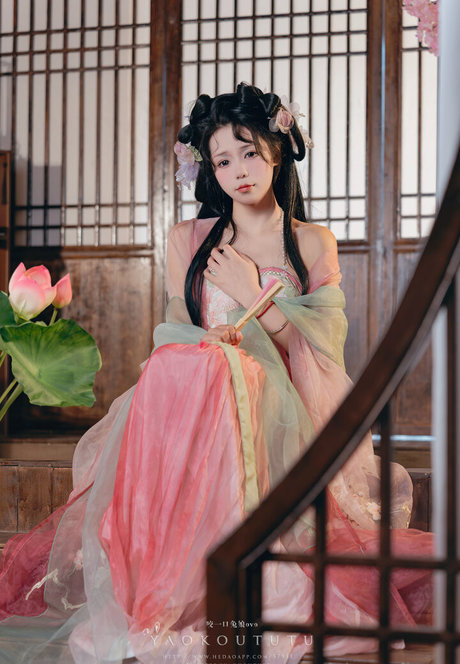 Niantutu top model photos