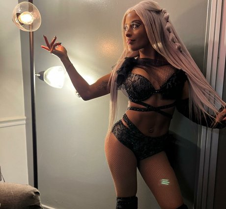 asian influencer onlyfans hot pics