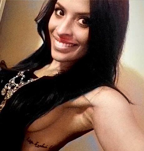 Zelina Vega model perfect pictures