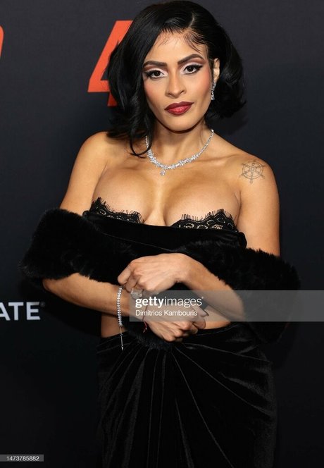 Zelina Vega model galleries