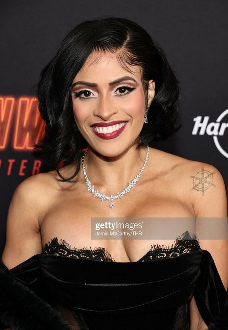Zelina Vega model porn galleries
