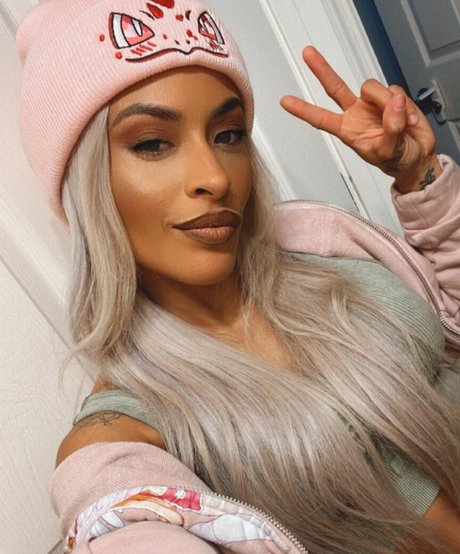 Zelina Vega pretty star pictures