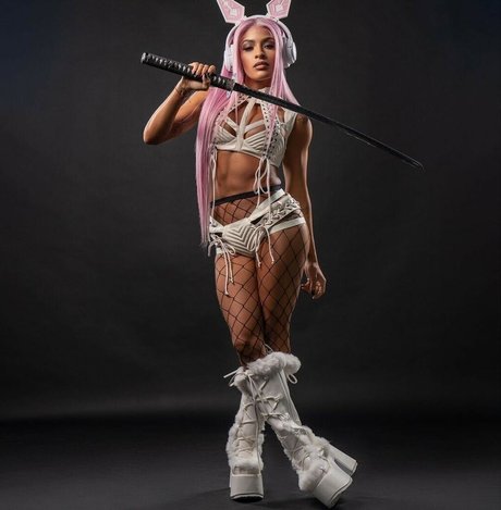 Zelina Vega nice pornstar pictures