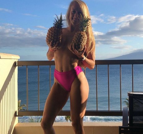 Brittany Lynne pretty star images