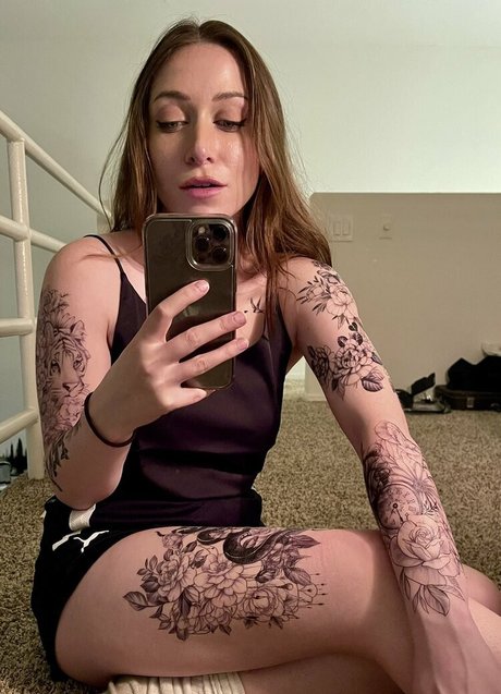 Ayytrae pornstar adult img