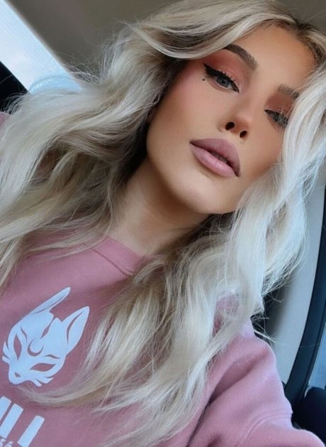 Emerome pornstar perfect img