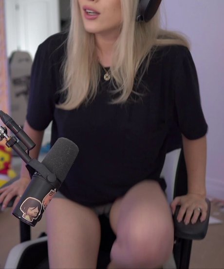 Emerome hot star gallery