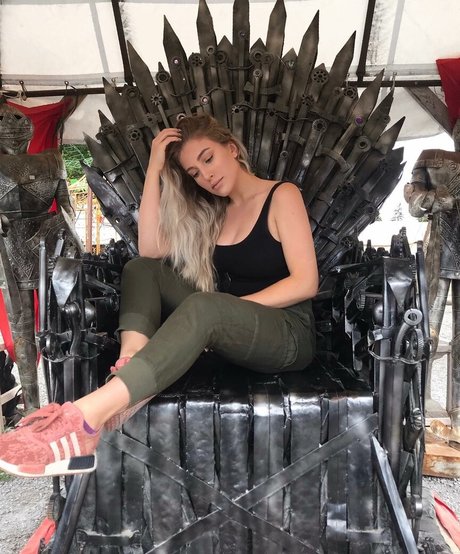 Emerome best actress img