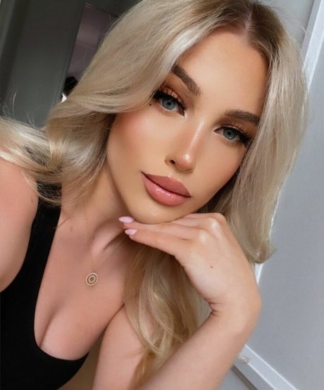 Emerome exclusive pornstar images