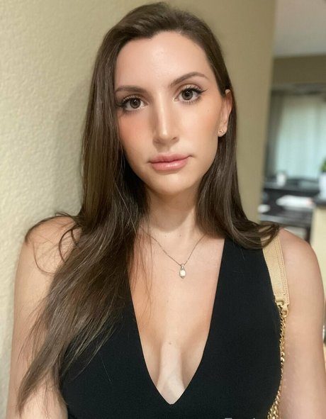 latina shemale onlyfans hot porn photo