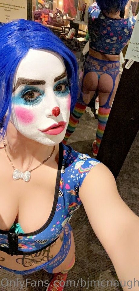 bjmcnaughty naked model photo