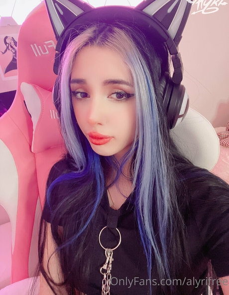 shemale fucks girl onlyfans beautiful nude img