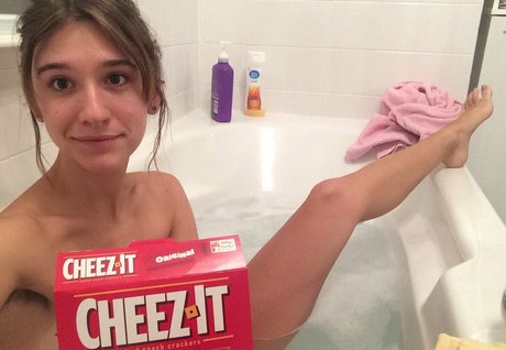 sydneygayle model erotic pics