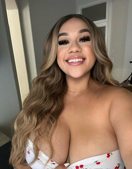 busty mom onlyfans xxx img