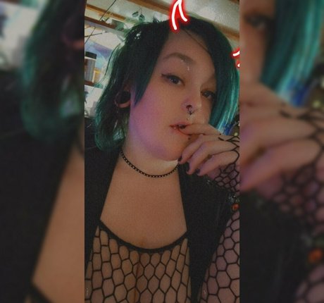 lilbbwstoner model adult picture