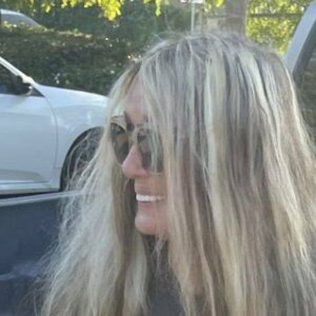 Mamie Van Doren hot actress img