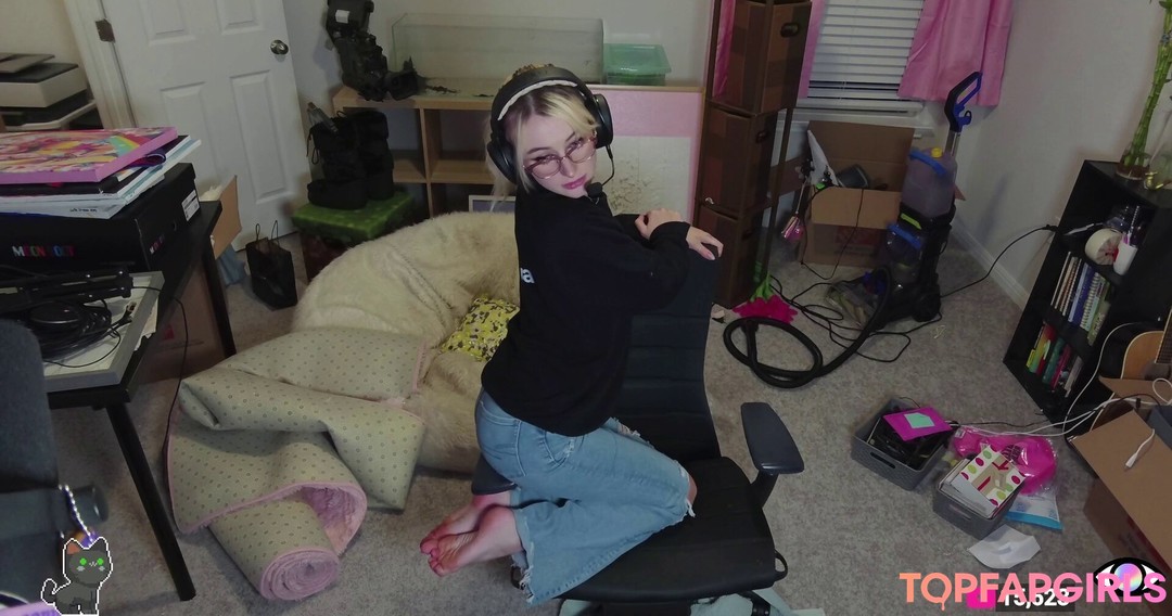 Adrianah Lee sexy actress archive