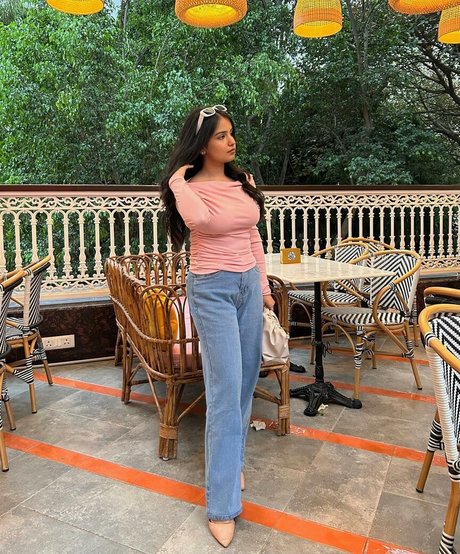 Aarushi Abrol best model pics