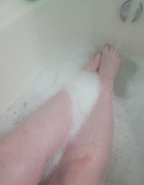 ccandle exclusive model image