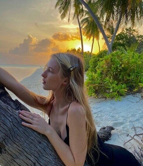 Alena Barhalenko pretty model img