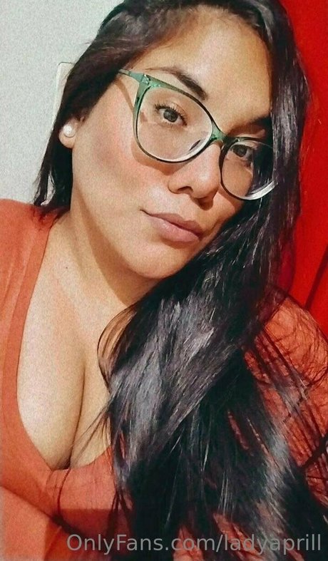 ladyaprill model naked photos