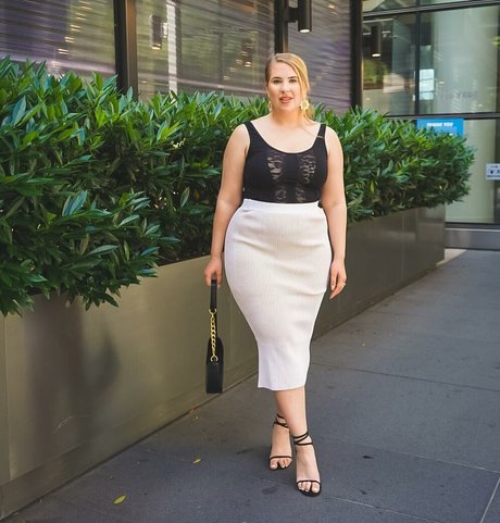 ass spread onlyfans sexy xxx img