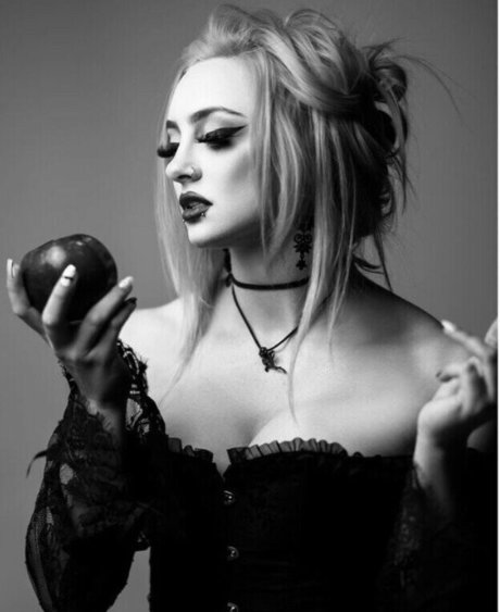 tiny asian onlyfans beautiful img