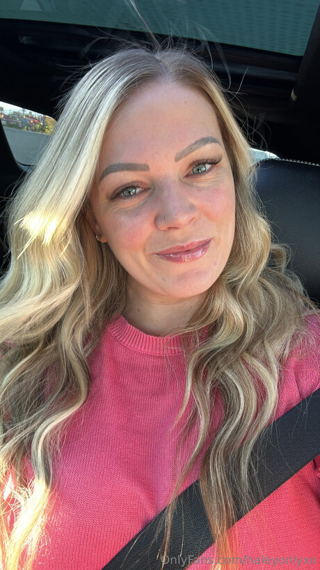 Haleyonlyxo pornographic star image