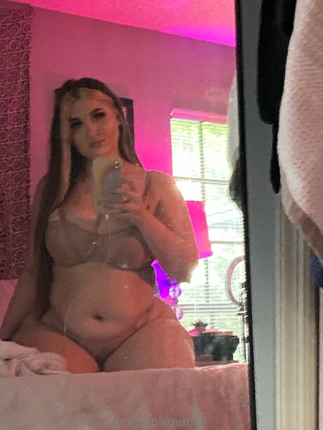 Geminiskyee nude pornstar image