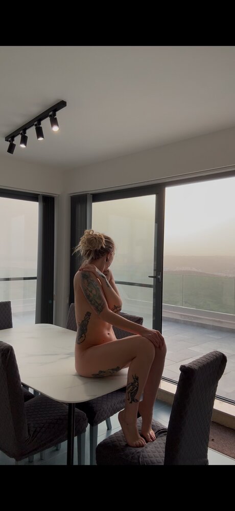 Fakeannalee art model image