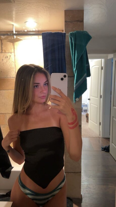 Ellieanderson star hd pictures