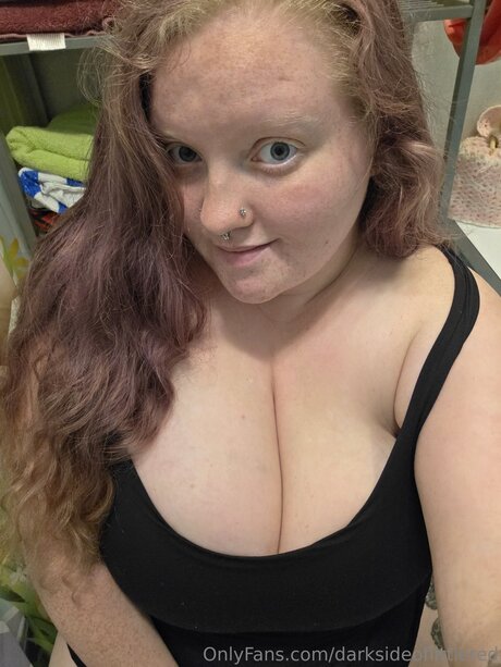 Darksideoflittlered perfect star picture