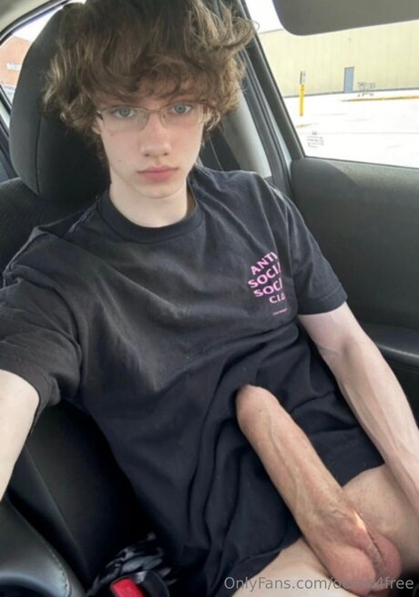 Derek4free model nudes photo