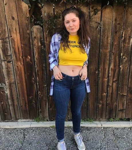 Emma Kenney beautiful model images