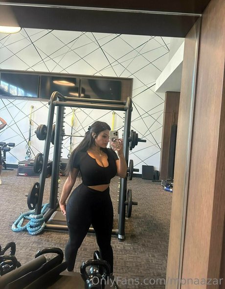 monaazar nice actress image