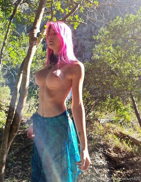 slut milf onlyfans sexy naked picture