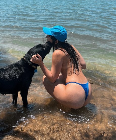 Strawbitty nude actress image