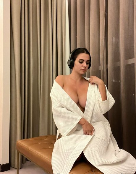 Fiona Bones high quality actress archive