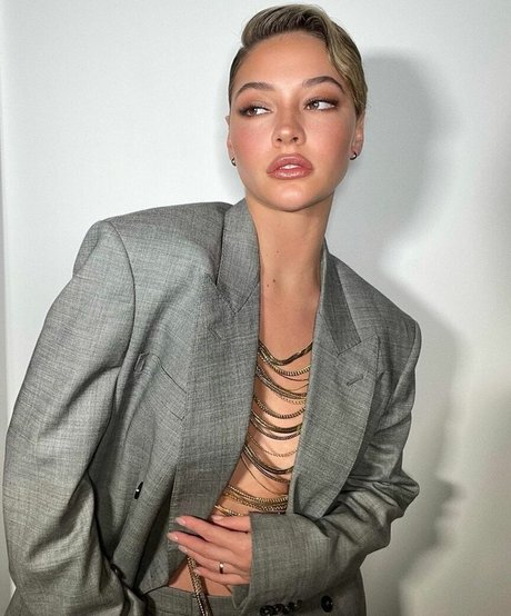 blonde curvy onlyfans perfect img